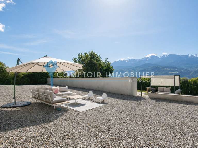 Maison Meylan - 4 chambres - 230m²
