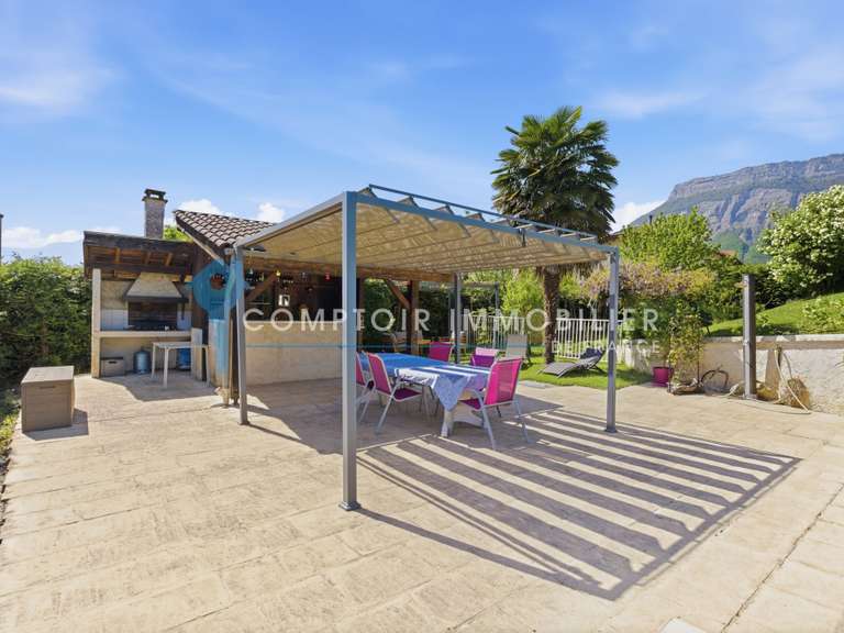 Maison Meylan - 8 chambres - 290m²