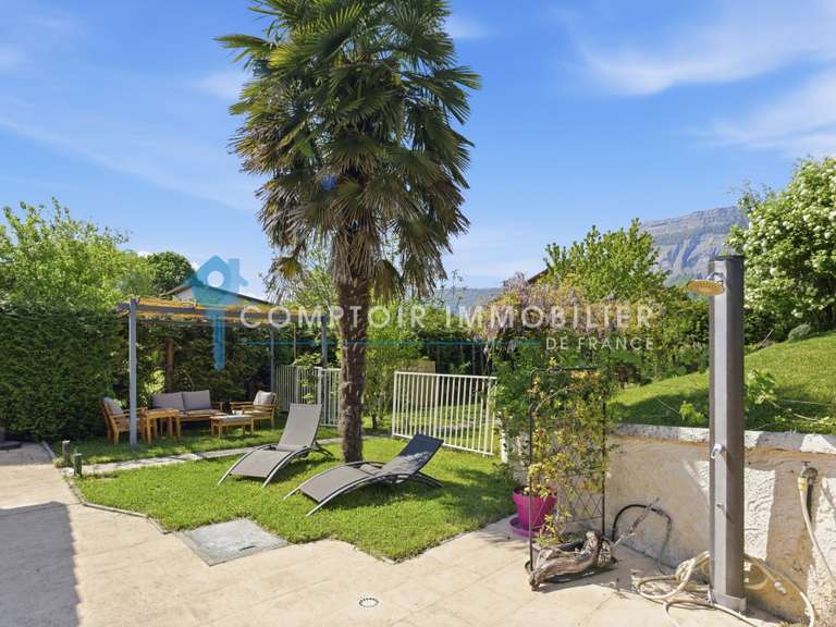 Maison Meylan - 8 chambres - 290m²