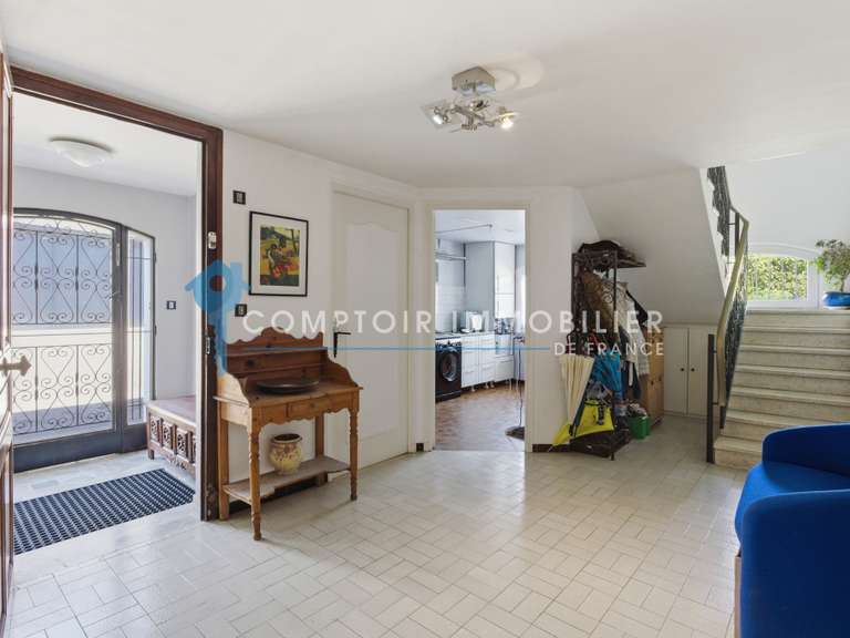 Maison Meylan - 8 chambres - 290m²