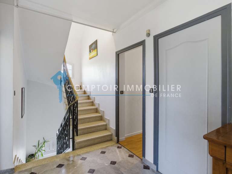 Maison Meylan - 8 chambres - 290m²