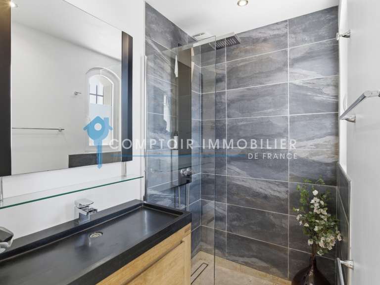 Maison Meylan - 8 chambres - 290m²