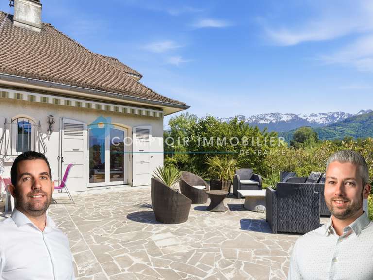 Maison Meylan - 8 chambres - 290m²