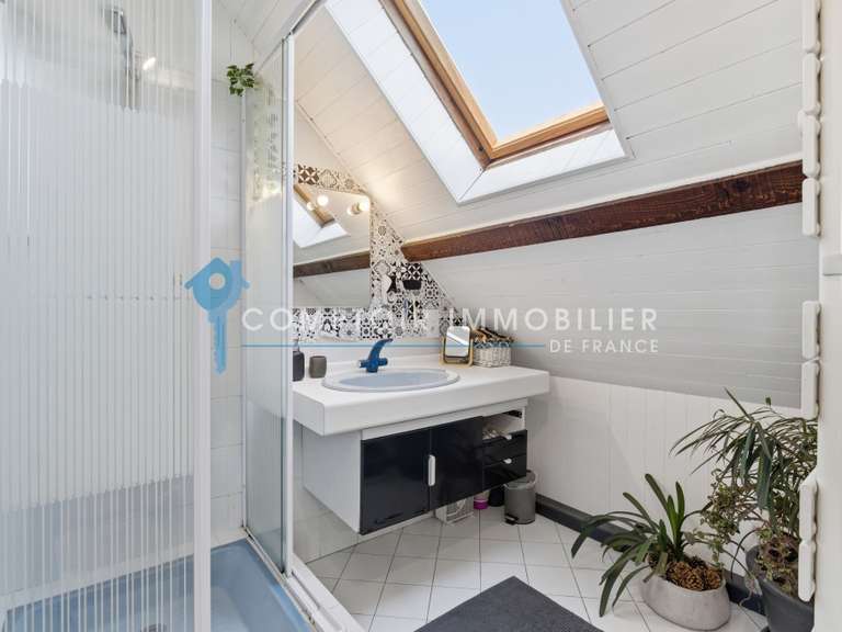 Maison Meylan - 8 chambres - 290m²