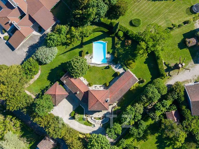 Maison Meylan - 4 chambres - 348m²
