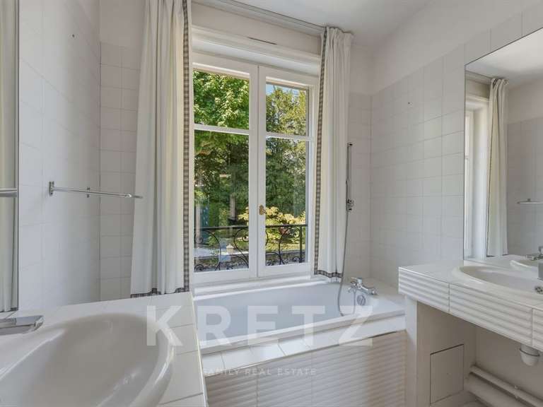 Maison Meylan - 4 chambres - 348m²