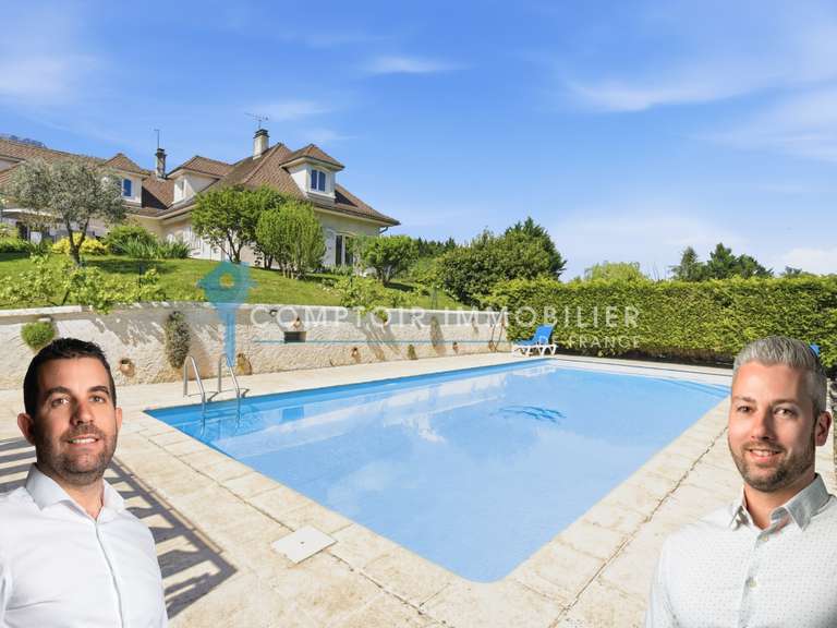 Maison Meylan - 8 chambres - 290m²