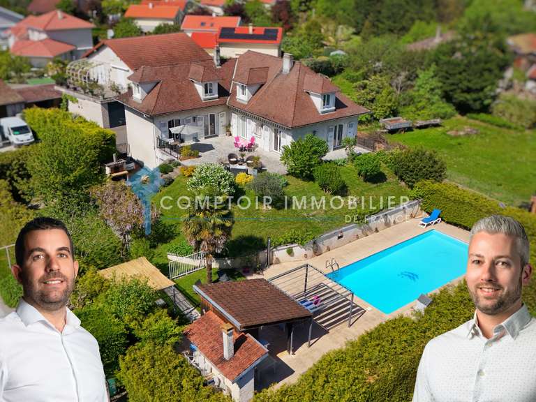 Maison Meylan - 8 chambres - 290m²