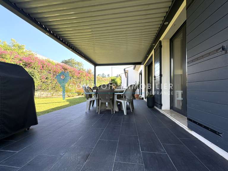 Villa Meynes - 4 bedrooms - 180m²