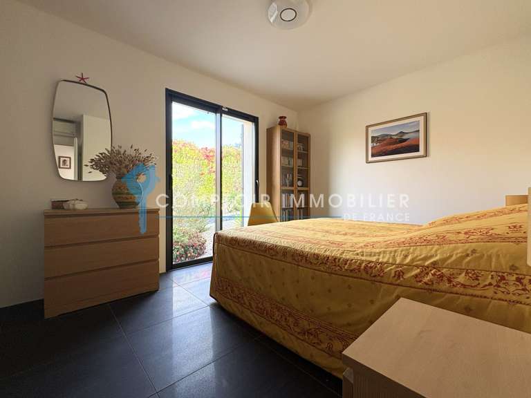 Villa Meynes - 4 bedrooms - 180m²