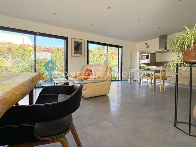 Villa Meynes - 4 bedrooms - 180m²