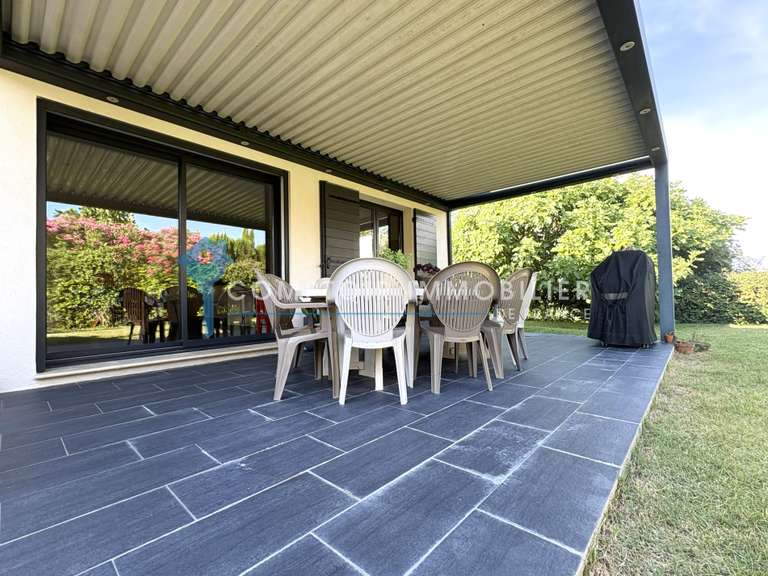 Villa Meynes - 4 bedrooms - 180m²