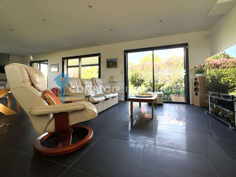 Villa Meynes - 4 bedrooms - 180m²