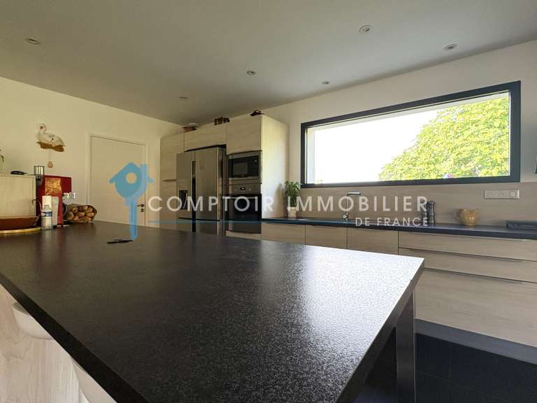 Villa Meynes - 4 bedrooms - 180m²