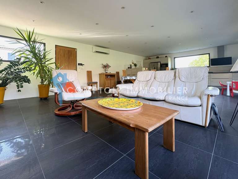 Villa Meynes - 4 bedrooms - 180m²
