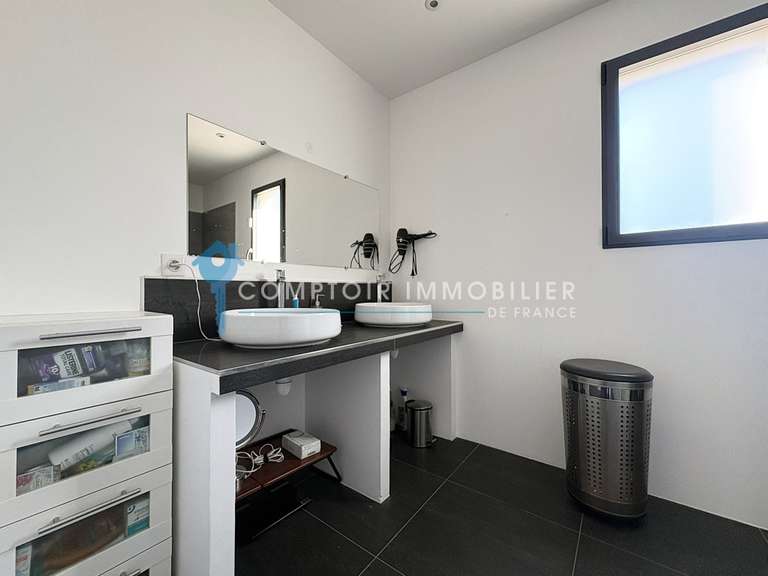 Villa Meynes - 4 bedrooms - 180m²