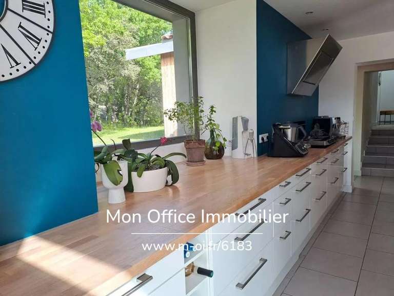 Maison Meyrargues - 3 chambres - 160m²