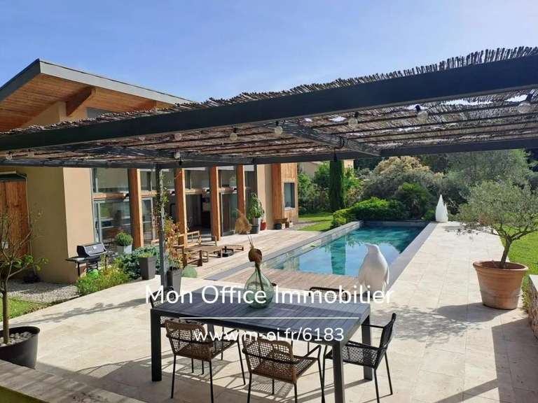 Maison Meyrargues - 3 chambres - 160m²