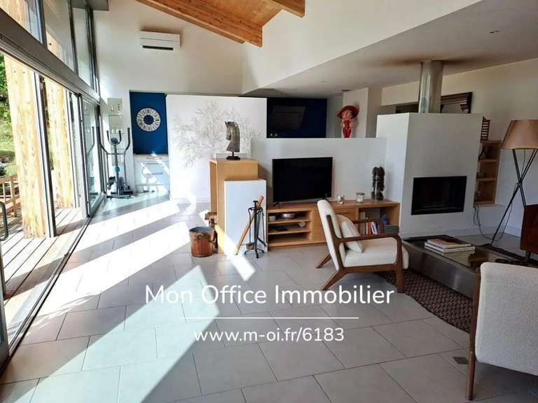 Maison Meyrargues - 3 chambres - 160m²