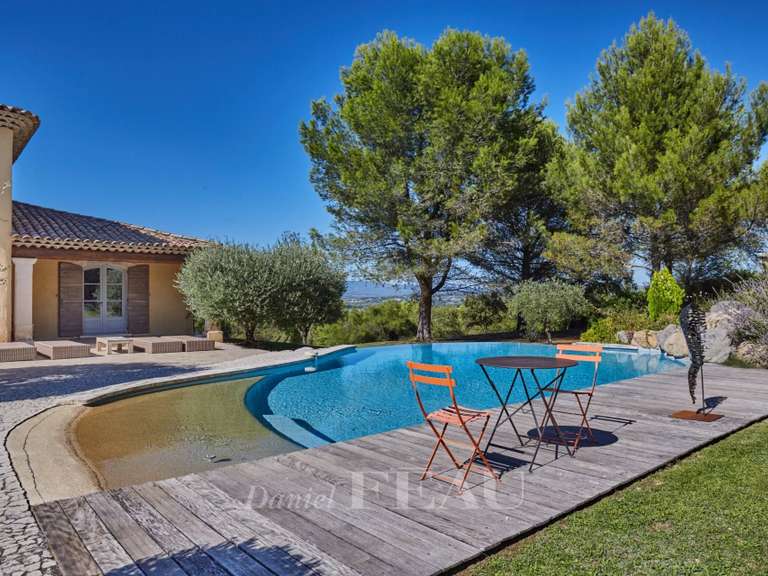 Maison Meyrargues - 4 chambres - 250m²