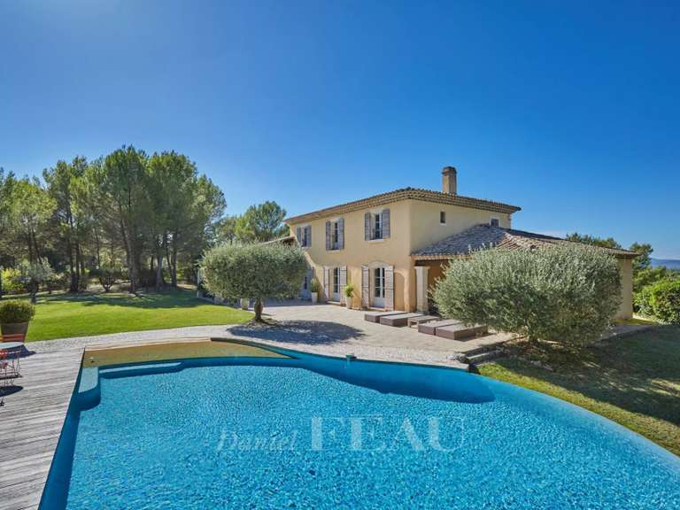 Maison Meyrargues - 4 chambres - 250m²
