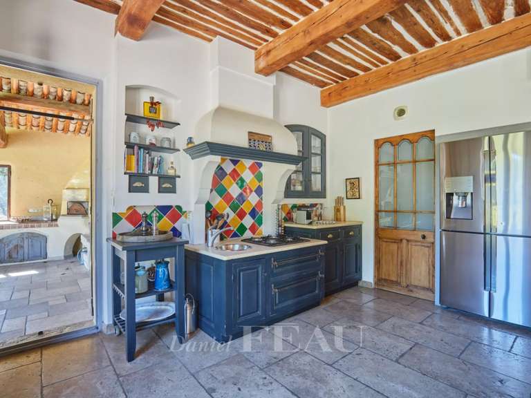 Maison Meyrargues - 4 chambres - 250m²