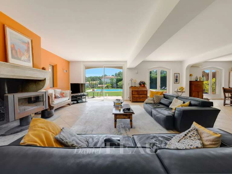 Maison Meyrargues - 4 chambres - 224m²