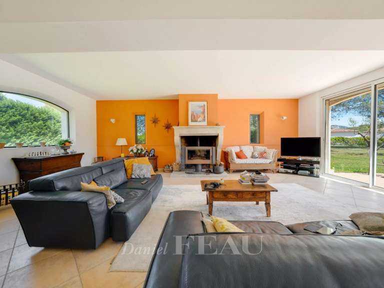 Maison Meyrargues - 4 chambres - 224m²