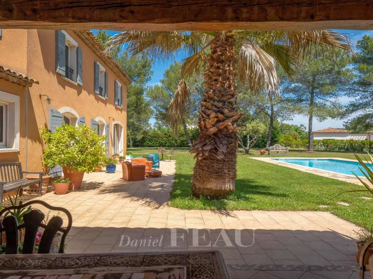Maison Meyrargues - 4 chambres - 224m²