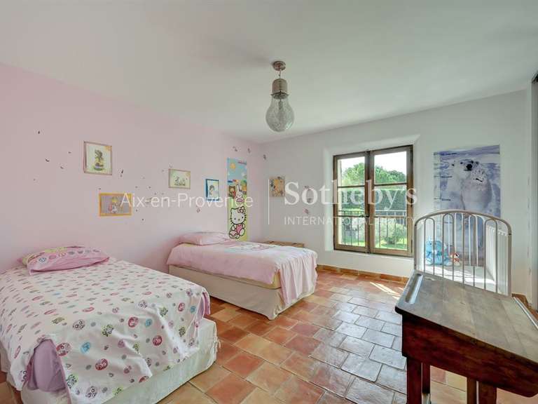 Maison Meyrargues - 4 chambres - 510m²