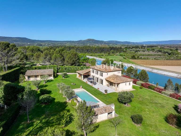 Maison Meyrargues - 4 chambres - 510m²