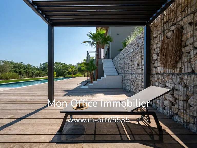 Maison Meyreuil - 5 chambres - 280m²