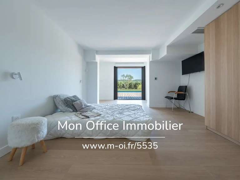 Maison Meyreuil - 5 chambres - 280m²