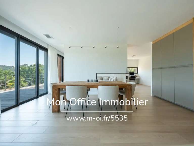 Maison Meyreuil - 5 chambres - 280m²