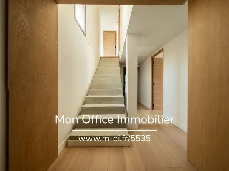 Maison Meyreuil - 5 chambres - 280m²