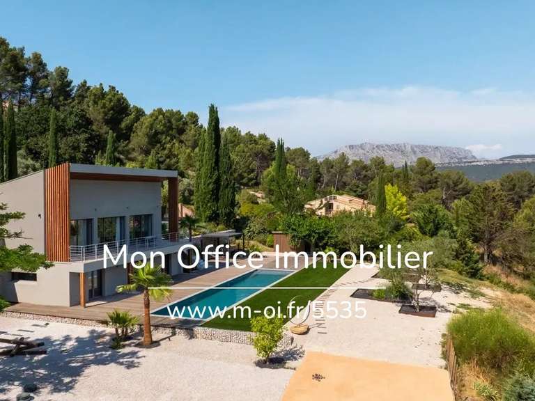 Maison Meyreuil - 5 chambres - 280m²