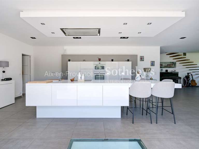 Maison Meyreuil - 5 chambres - 350m²