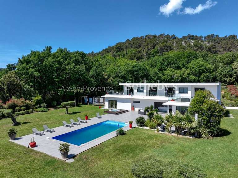 Maison Meyreuil - 5 chambres - 350m²