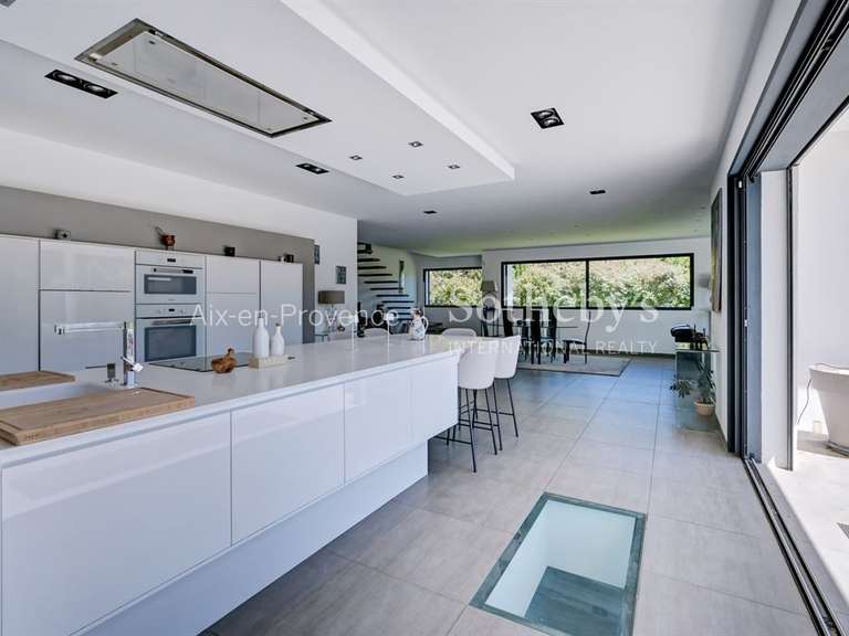 Maison Meyreuil - 5 chambres - 350m²