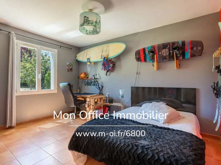 Maison Meyreuil - 5 chambres - 180m²