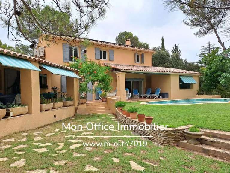 Maison Meyreuil - 5 chambres - 180m²