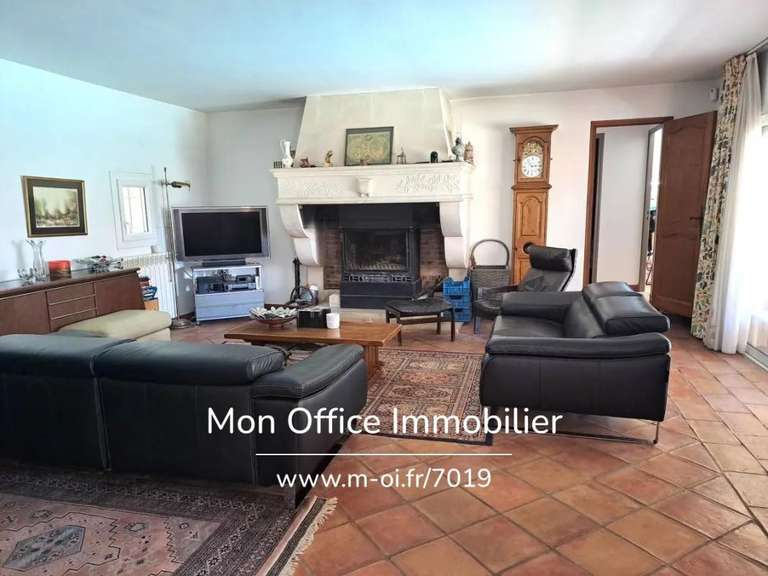 House Meyreuil - 5 bedrooms - 180m²