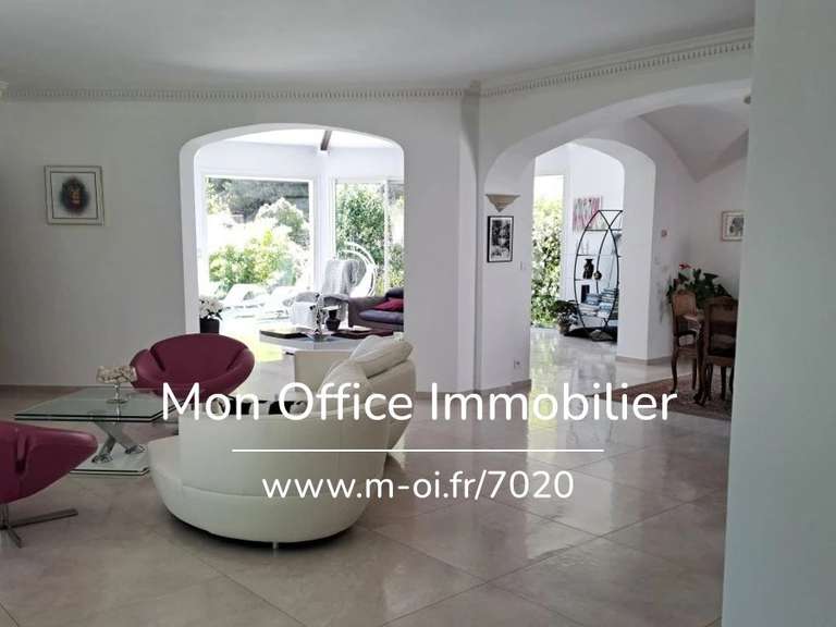Maison Meyreuil - 5 chambres - 240m²