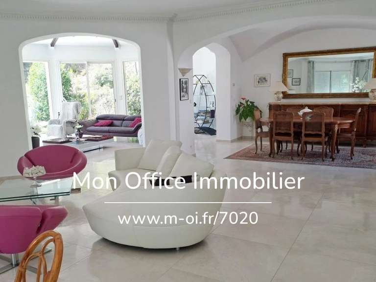 Maison Meyreuil - 5 chambres - 240m²