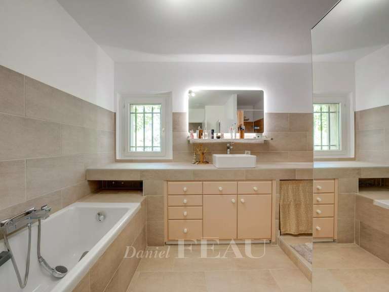 House Meyreuil - 3 bedrooms - 235m²