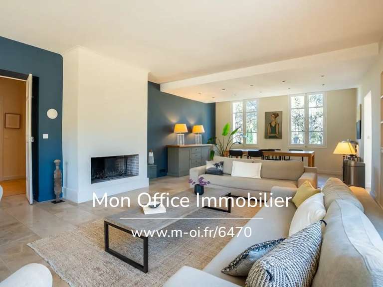 Propriété Meyreuil - 5 chambres - 258m²