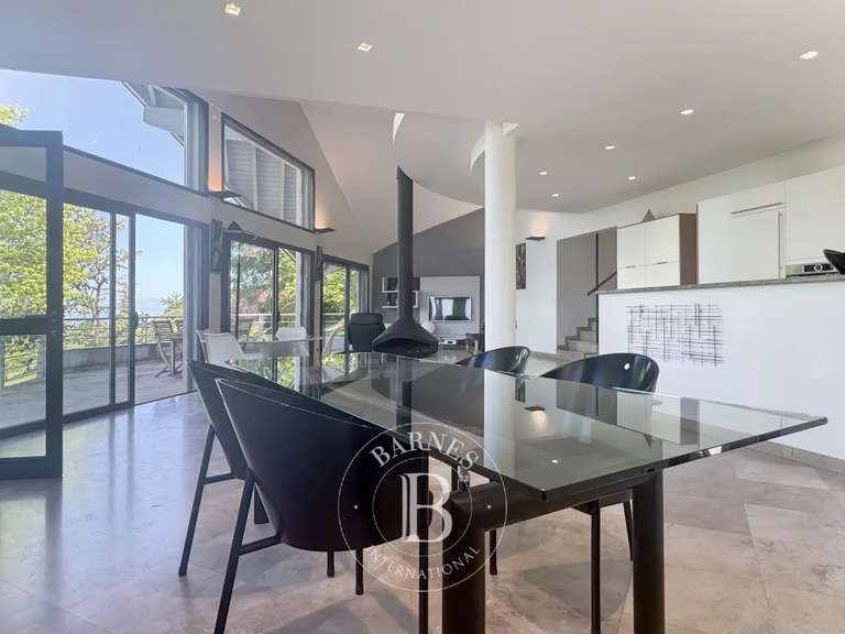 Propriété Meyrieux-Trouet - 4 chambres - 342m²