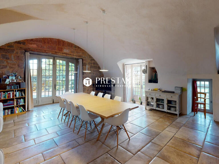 Château Meyssac - 7 chambres - 726m²