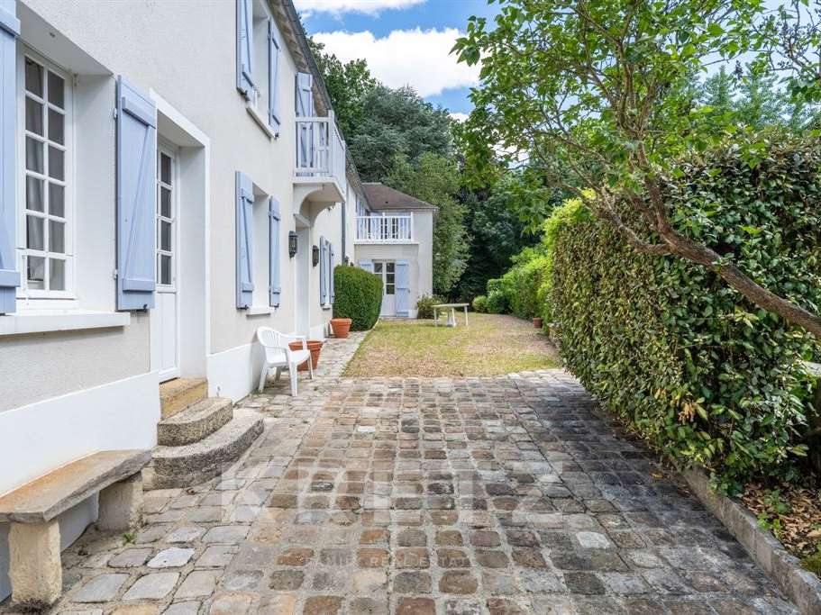 House Milon-la-Chapelle