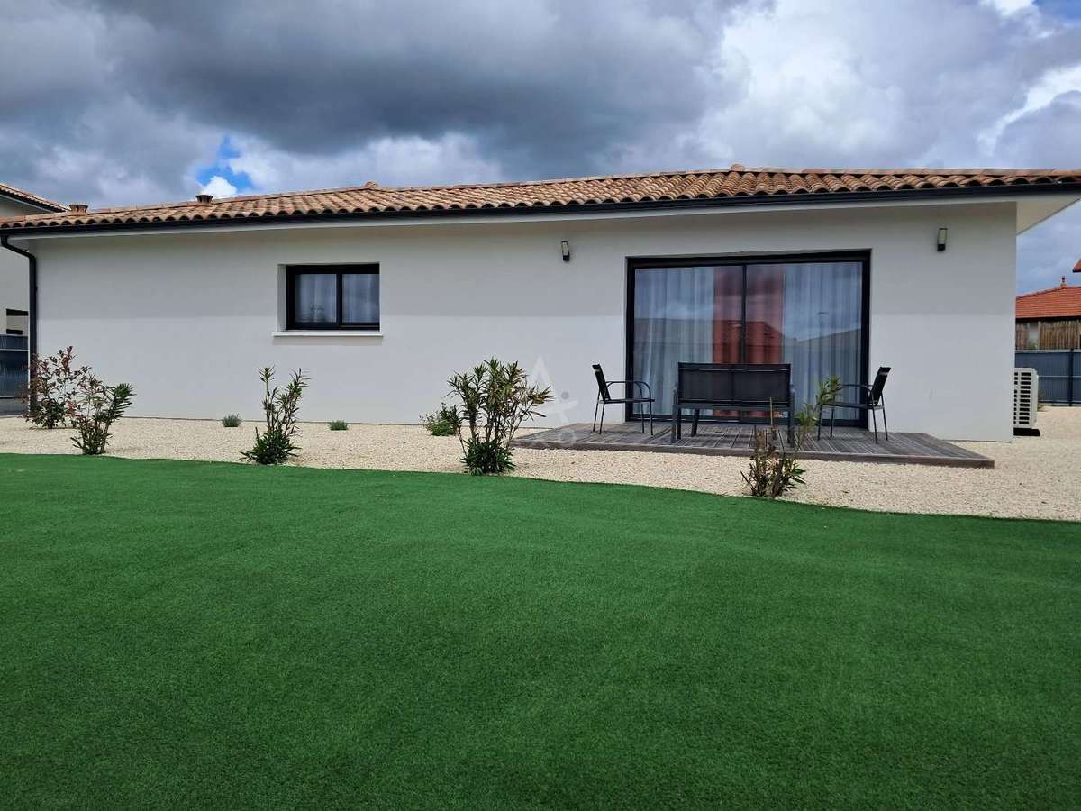 Maison Mios